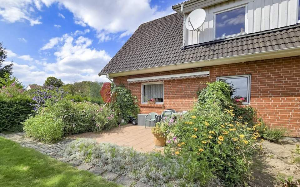 Terasse mit Feldblick